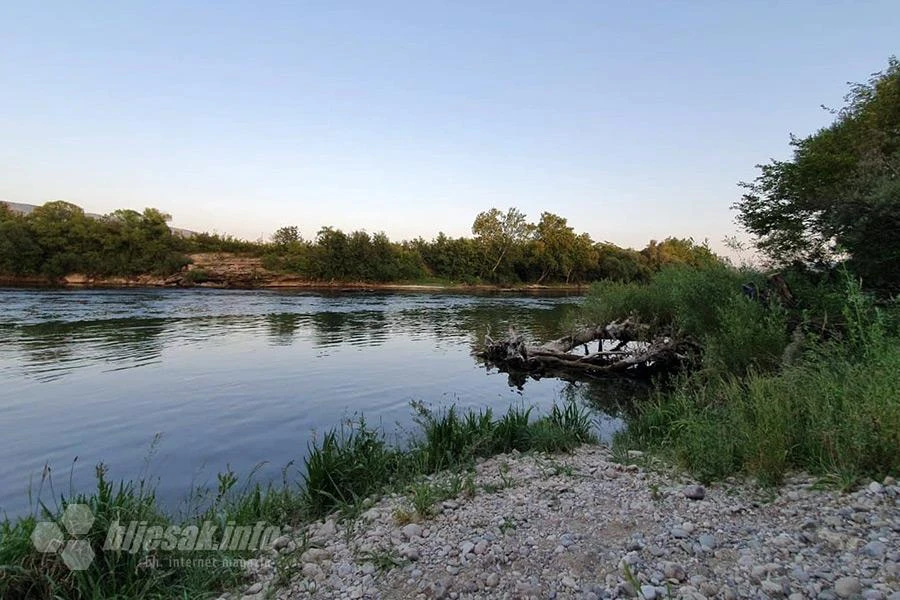 Fotografirajte suha korita - spasimo rijeke Bosne i Hercegovine