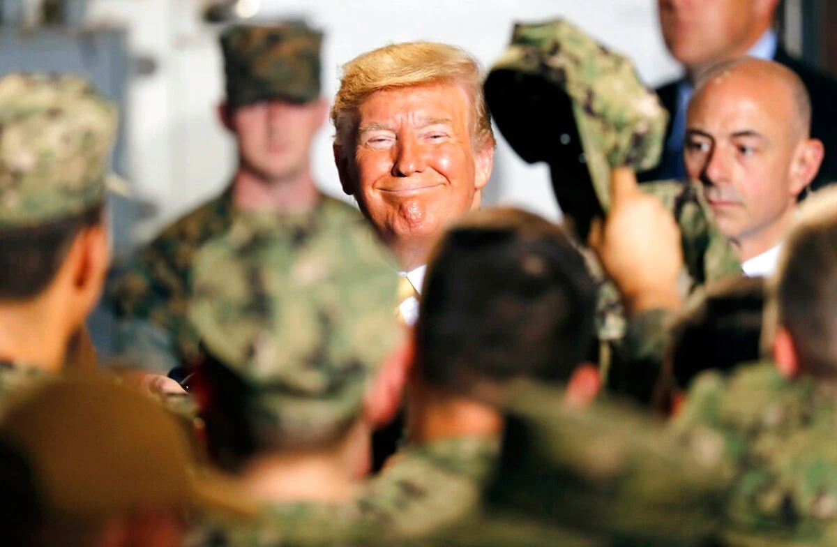 Trump tvrdi da Kina šalje vojsku na granicu prema Hong Kongu