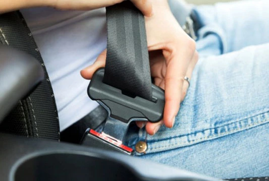 Policija počela kažnjavati sve putnike u automobilu bez vezanog pojasa