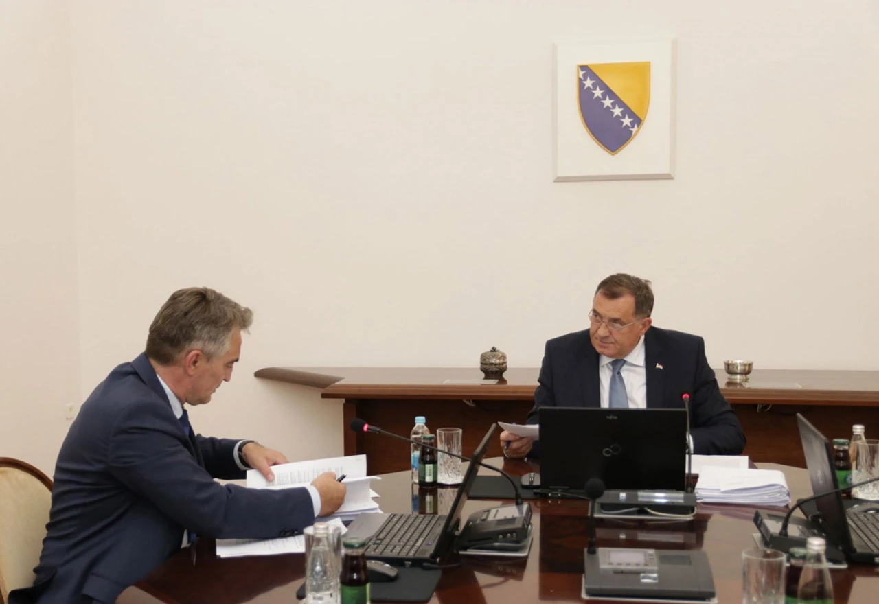 Komšić: Imamo papir, Dodik u zamci