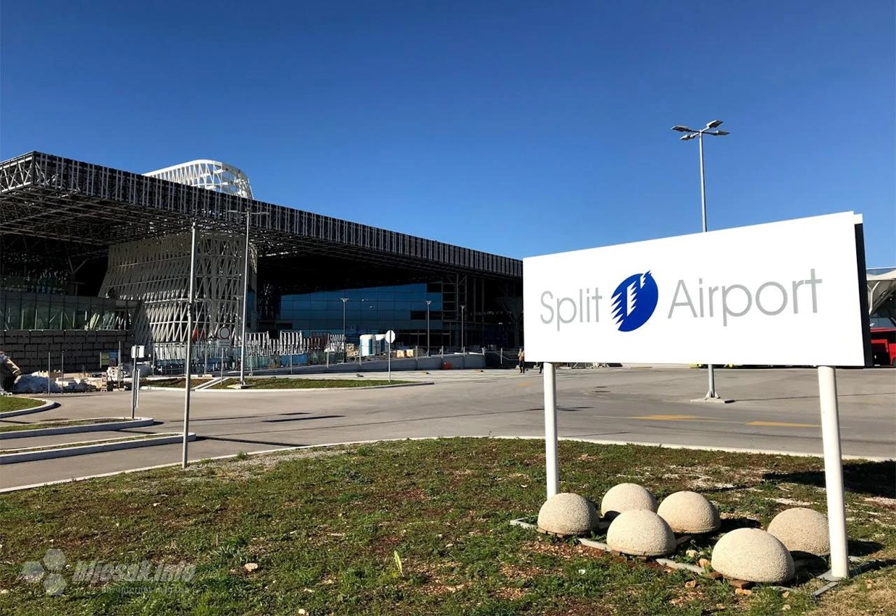 Zbog štrajka čistačica na splitskom aerodromu, šefovi čiste toalete