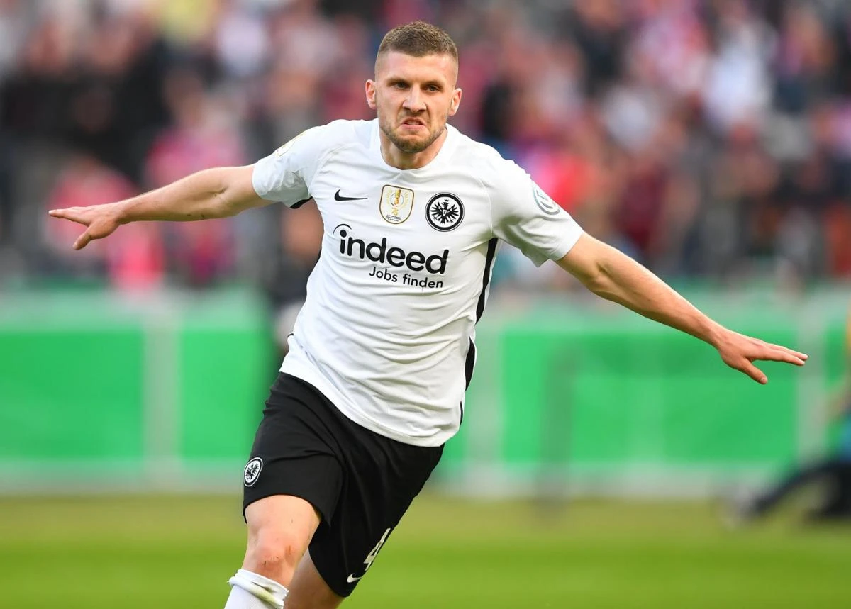 Ante Rebić na stolu ima bogatu ponudu talijanskog velikana!