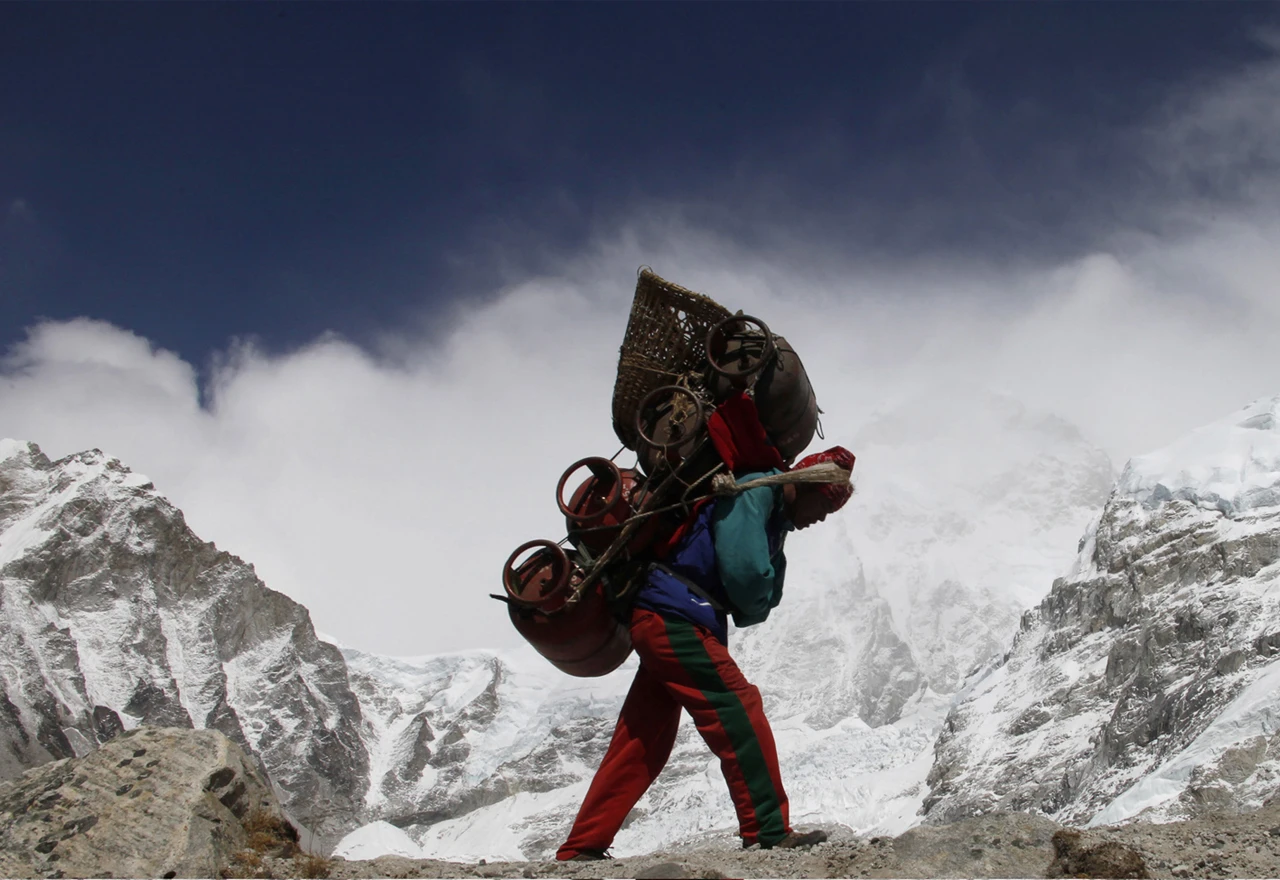Još se ne zna koliko je mrtvih na Mount Everestu 