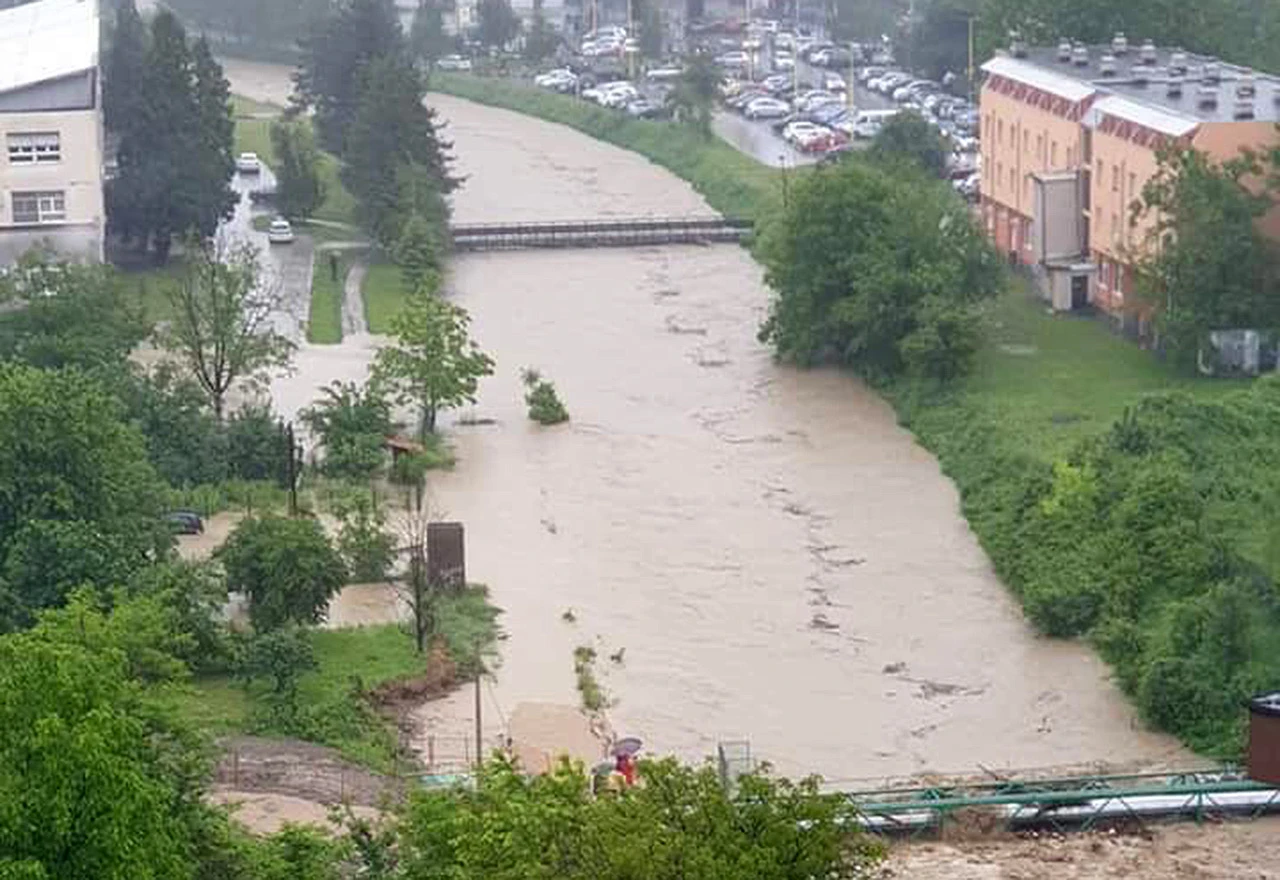 U Tuzli proglašeno stanje prirodne nesreće od poplava
