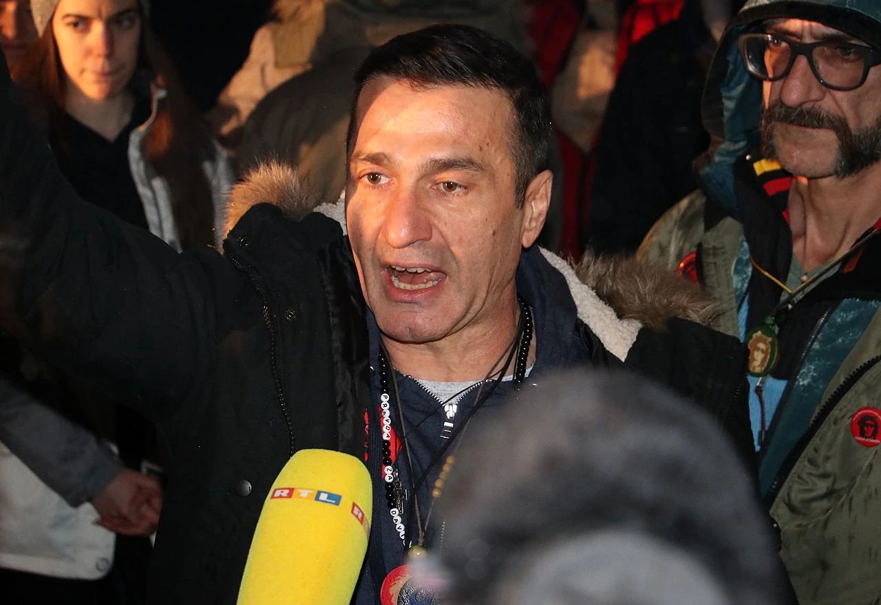Dragičević i Memić podržavaju prosvjede pred VSTV-om