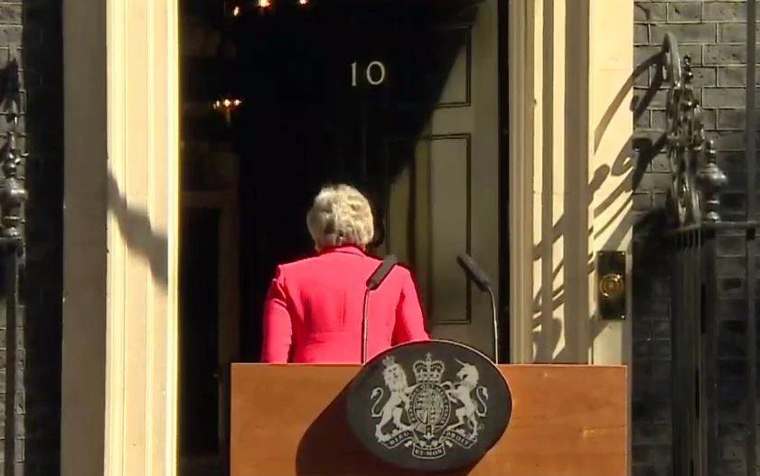 Theresa May: Dala sam sve od sebe, odlazim