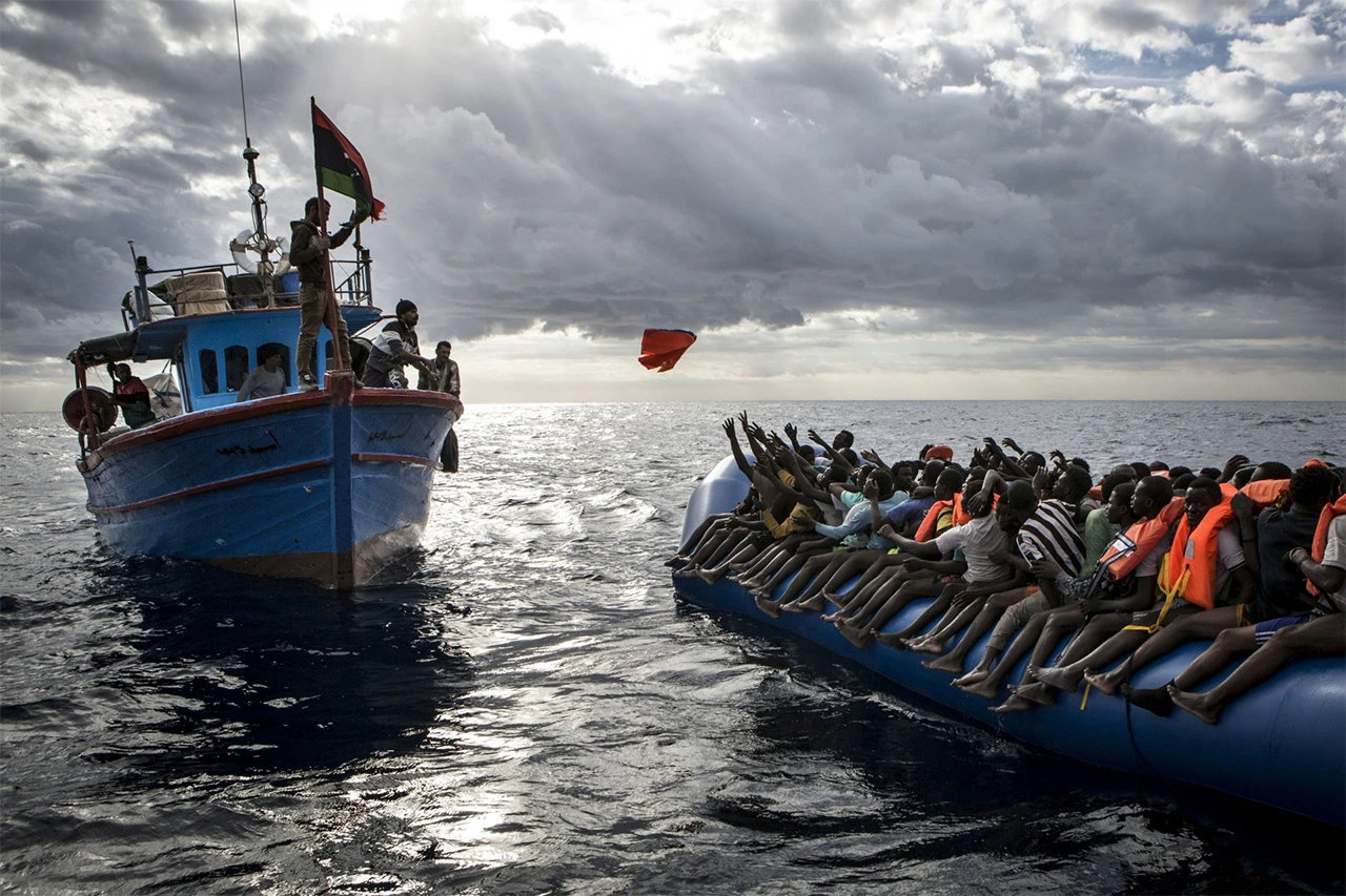 Libija: Spašeni migranti koji su bili na otečenom gumenom čamcu 