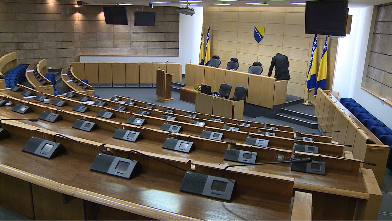  Predsjednik Ustavnog suda pisao Izetbegoviću: Želim se obratiti Parlamentu