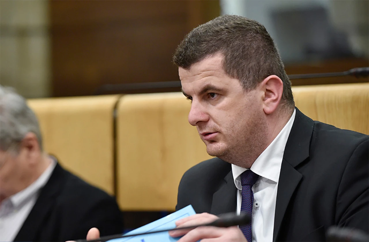Nezakonito zapošljavanje u državnoj službi