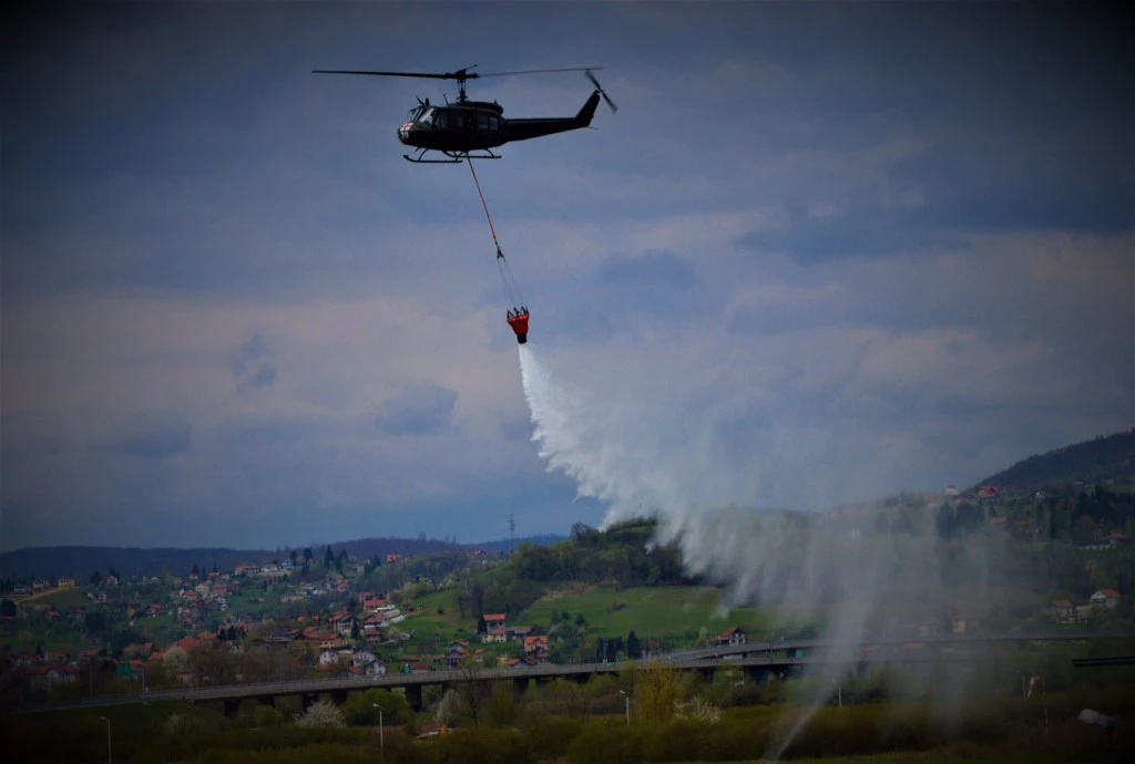 Helikopterske posade vježbale gašenje požara novim sustavima