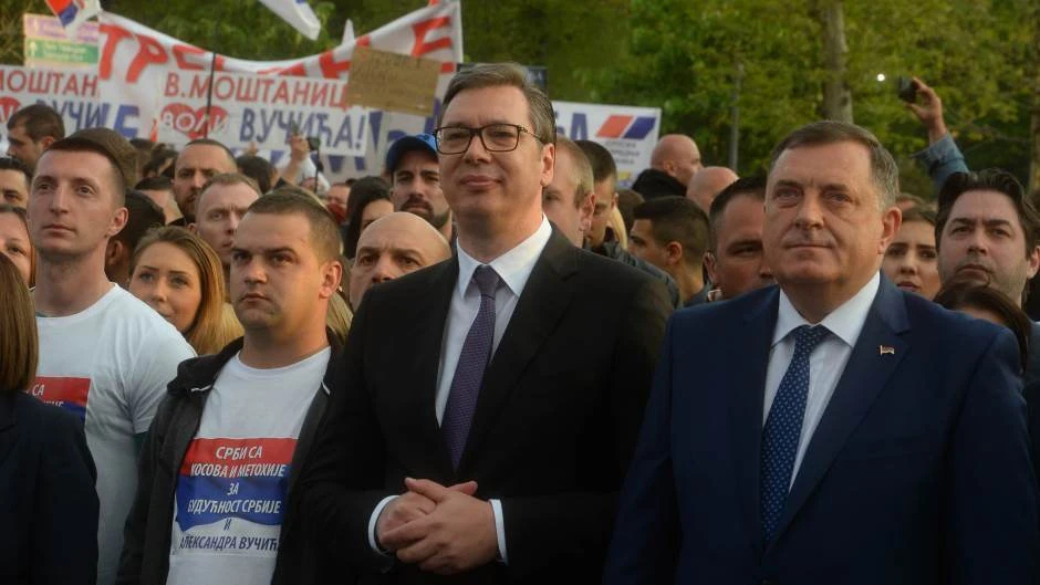 Dodik uz taktove Ace Lukasa na Vučićavom mitingu