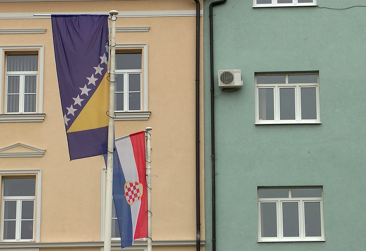 Zapela vlast: Livnjak ili Duvnjak?
