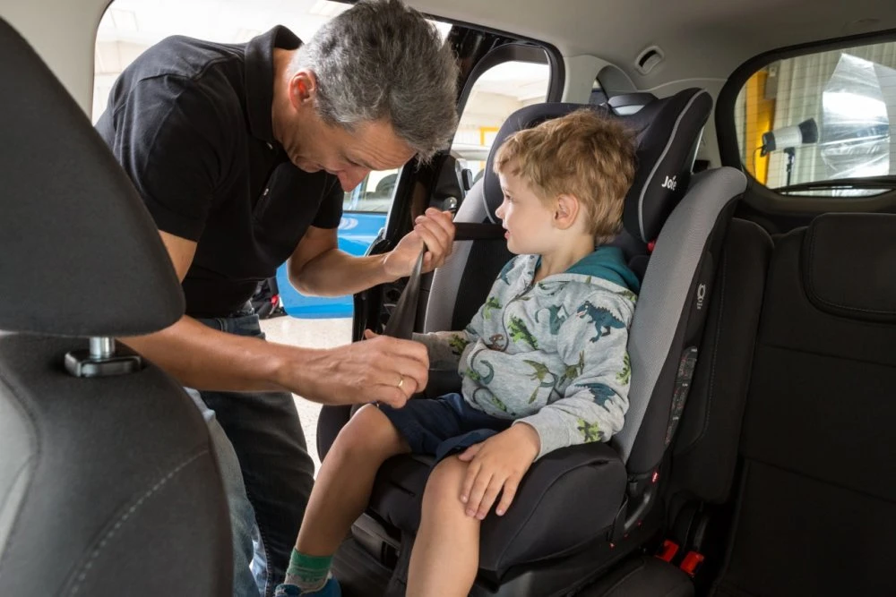 Vežete li pravilno dječju autosjedalicu?