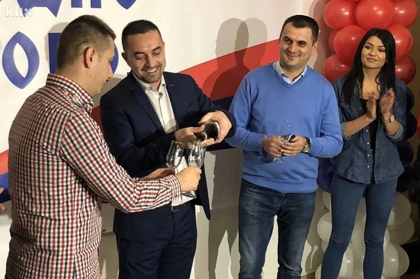 Doboj: Jerinić proglasio pobjedu, protivnici smatraju da su glasovi pokradeni