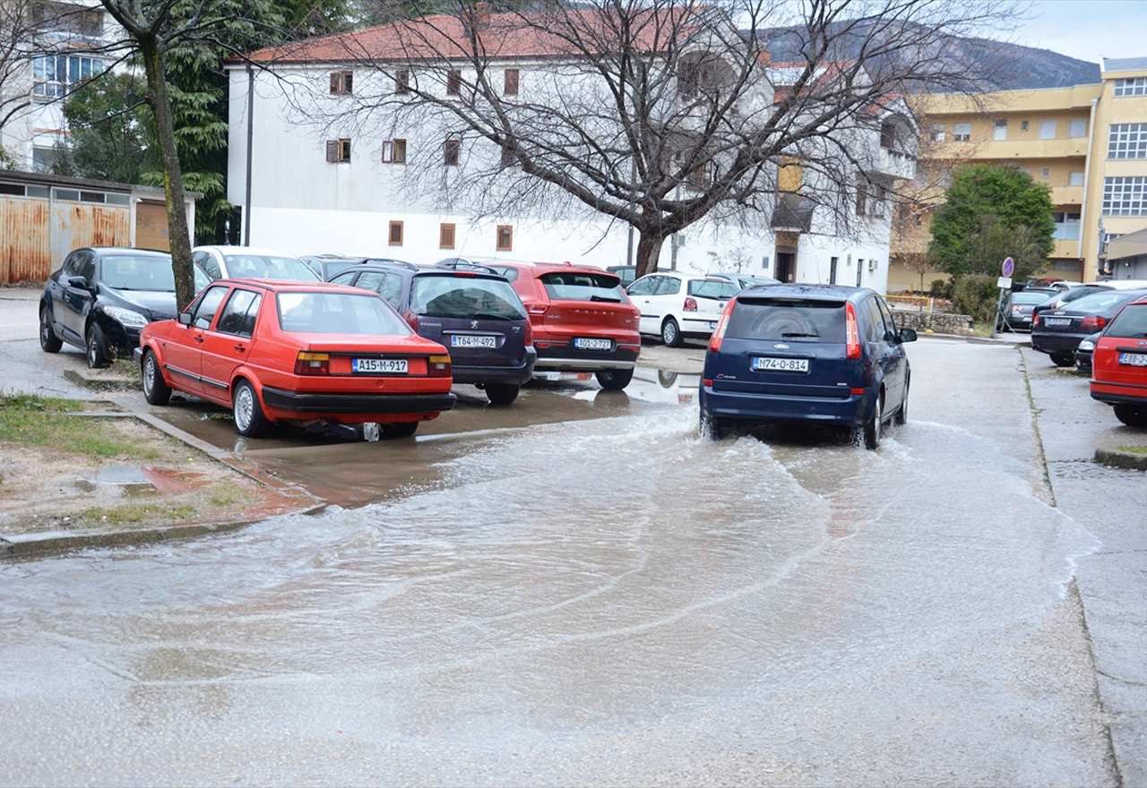 Kišne padaline u Mostaru izazvale poplave i napravile štetu