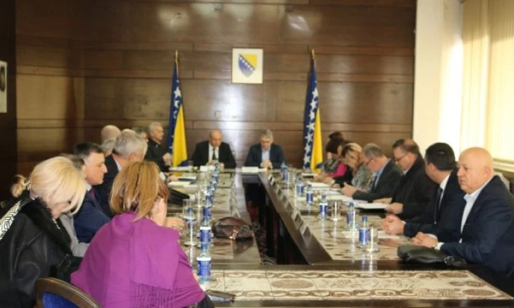 Sazvati sjednicu Doma naroda i usvojiti proračun FBiH