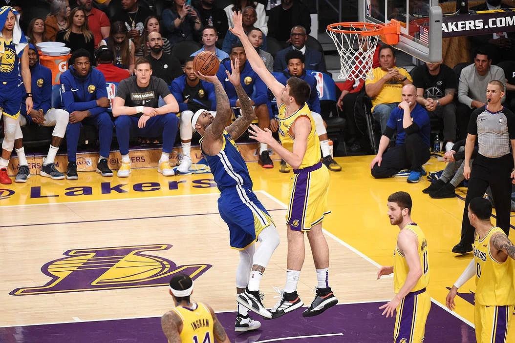 Zubac najbolji u porazu Lakersa od Warriorsa, rekord Klaya Thompsona