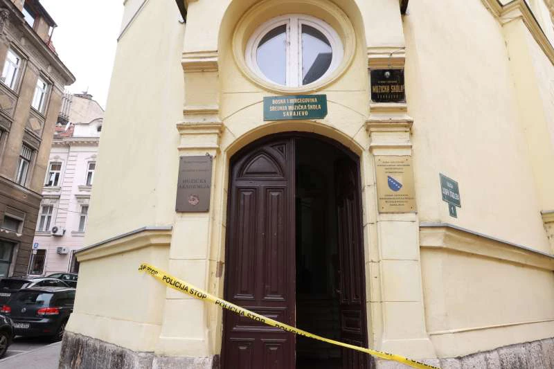 Još jedna dojava o bombi u Sarajevu - Evakuirani učenici Srednje muzičke škole