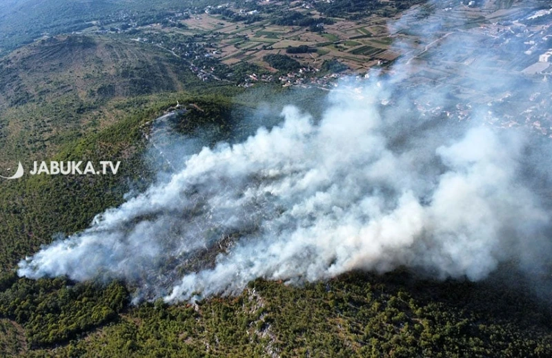 Veliki požar na brdu u Međugorju