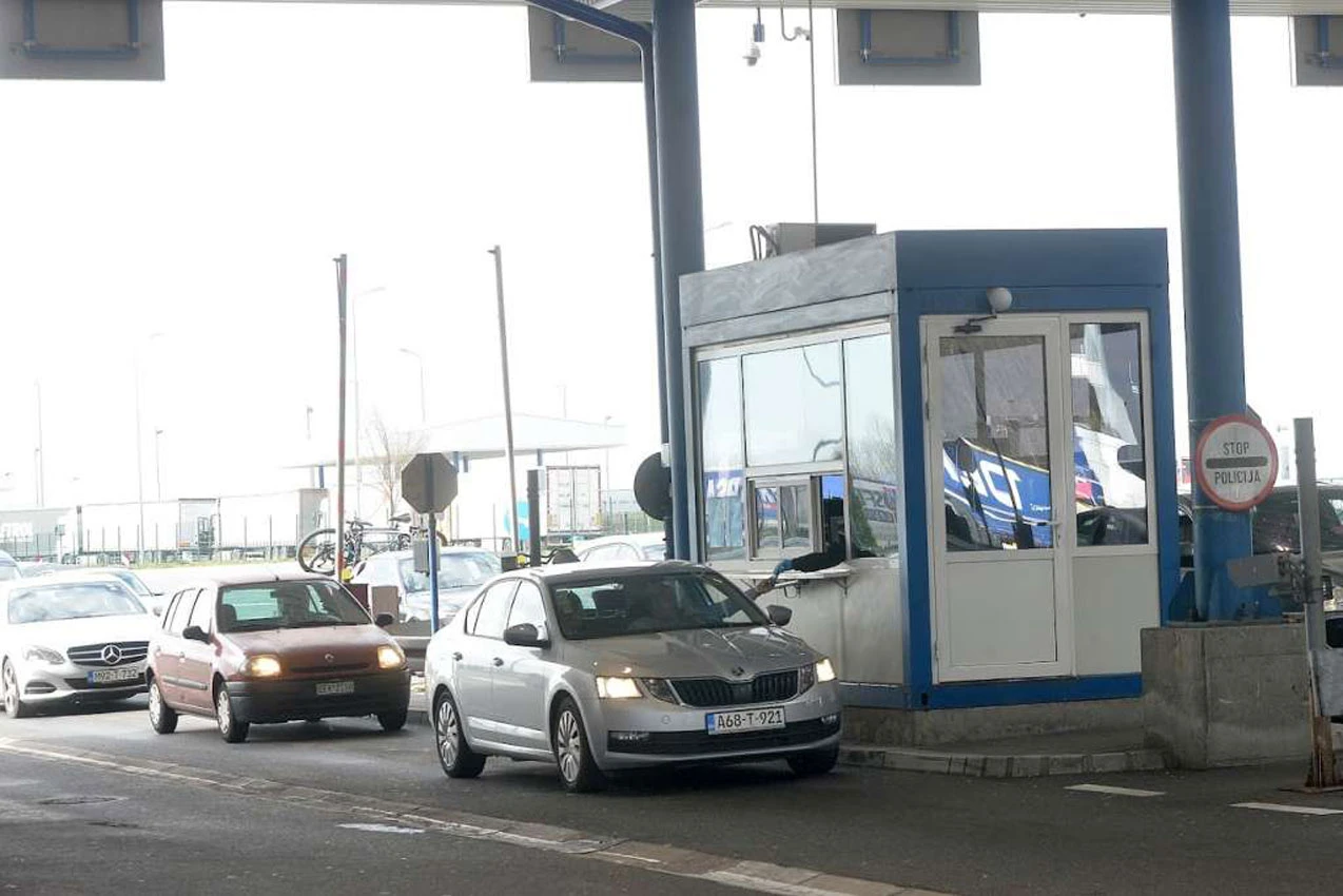  BIHAMK: I dalje pojačan promet na graničnim prijelazima, na GP Izačić kolone u oba smjera 