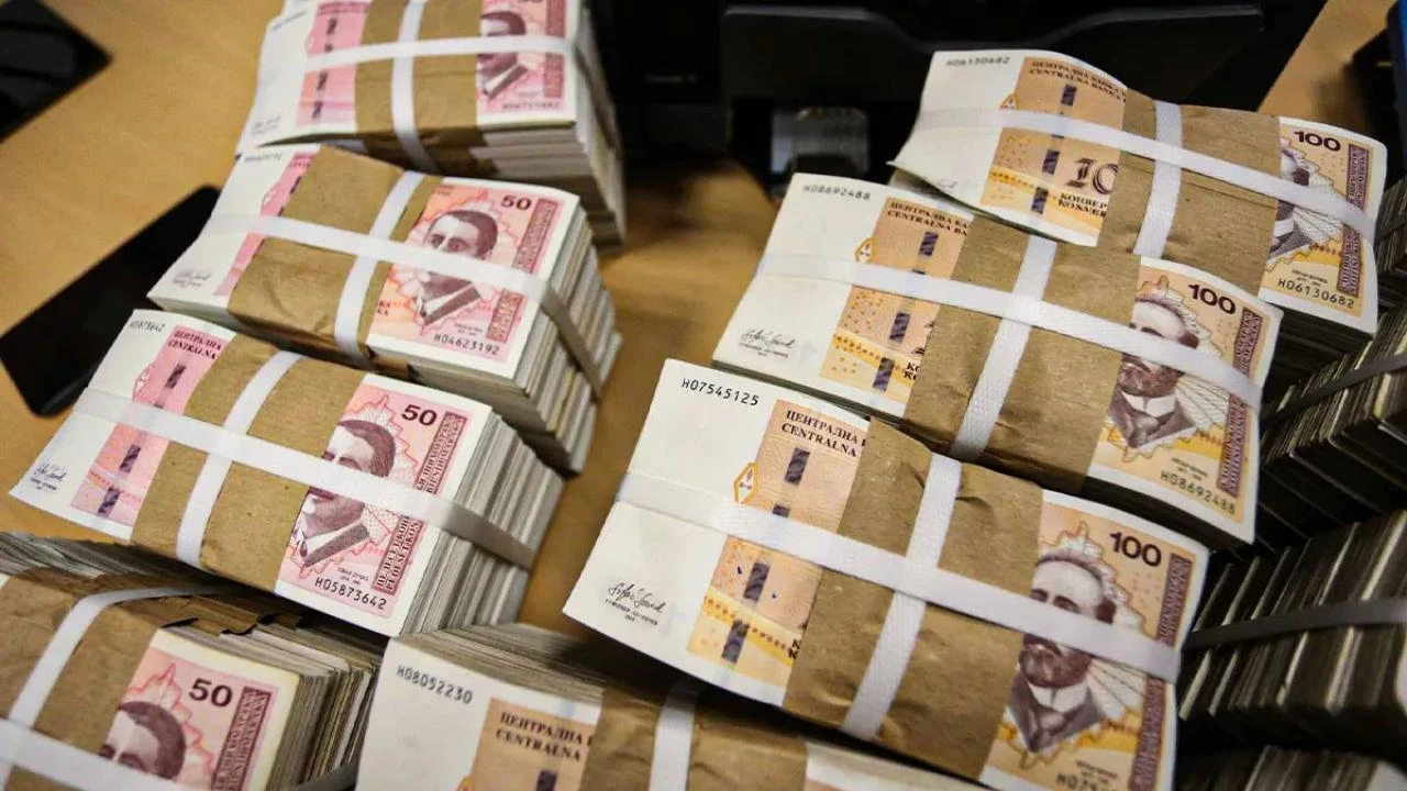 Više stotina tisuća maraka ukradeno iz automobila