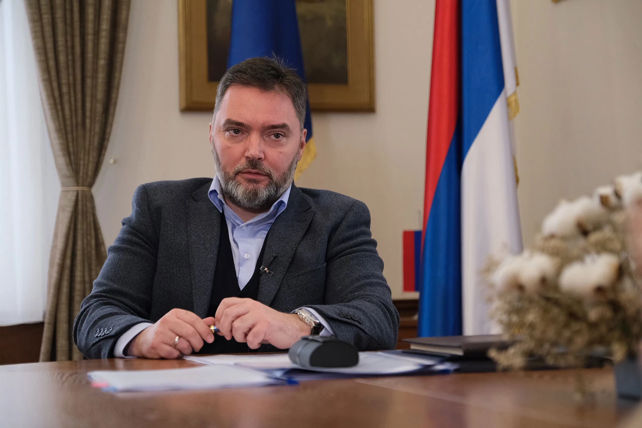 Košarac: Za dobre odnose Bošnjaka, Srba i svih ostalih bi bilo bolje da rezolucija o Srebrenici bude povučena