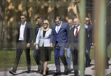 Obrana Dodika - Želimo vidjeti Schmidta u sudnici, sve je zbog njega napravljeno...