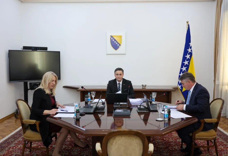 Bećirović ''za'', Komšić ''suzdržan'', Cvijanović ''protiv'' prijema Kosova u Vijeće Europe