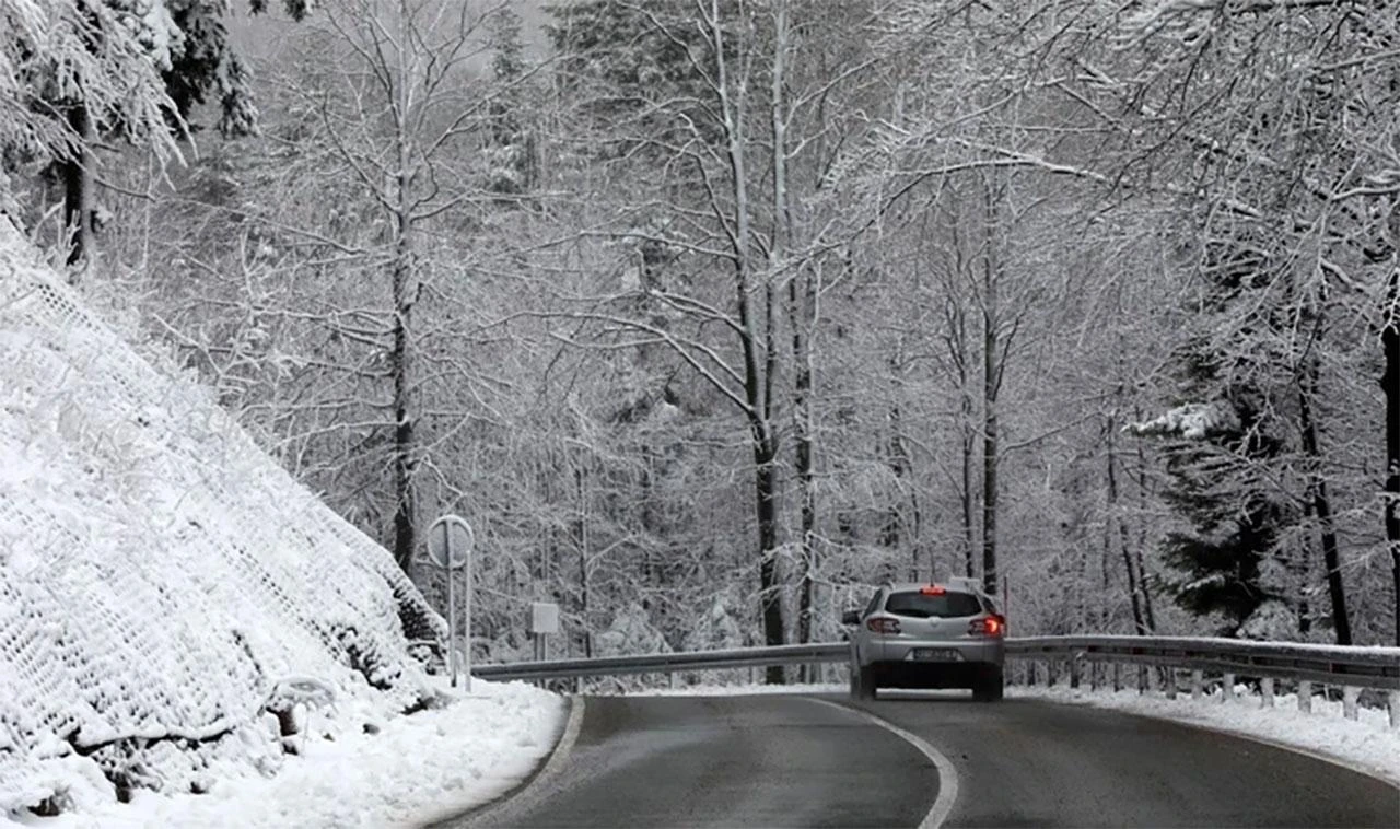 Crveni meteoalarm: Snijeg i olujni vjetar stvaraju probleme u Hrvatskoj