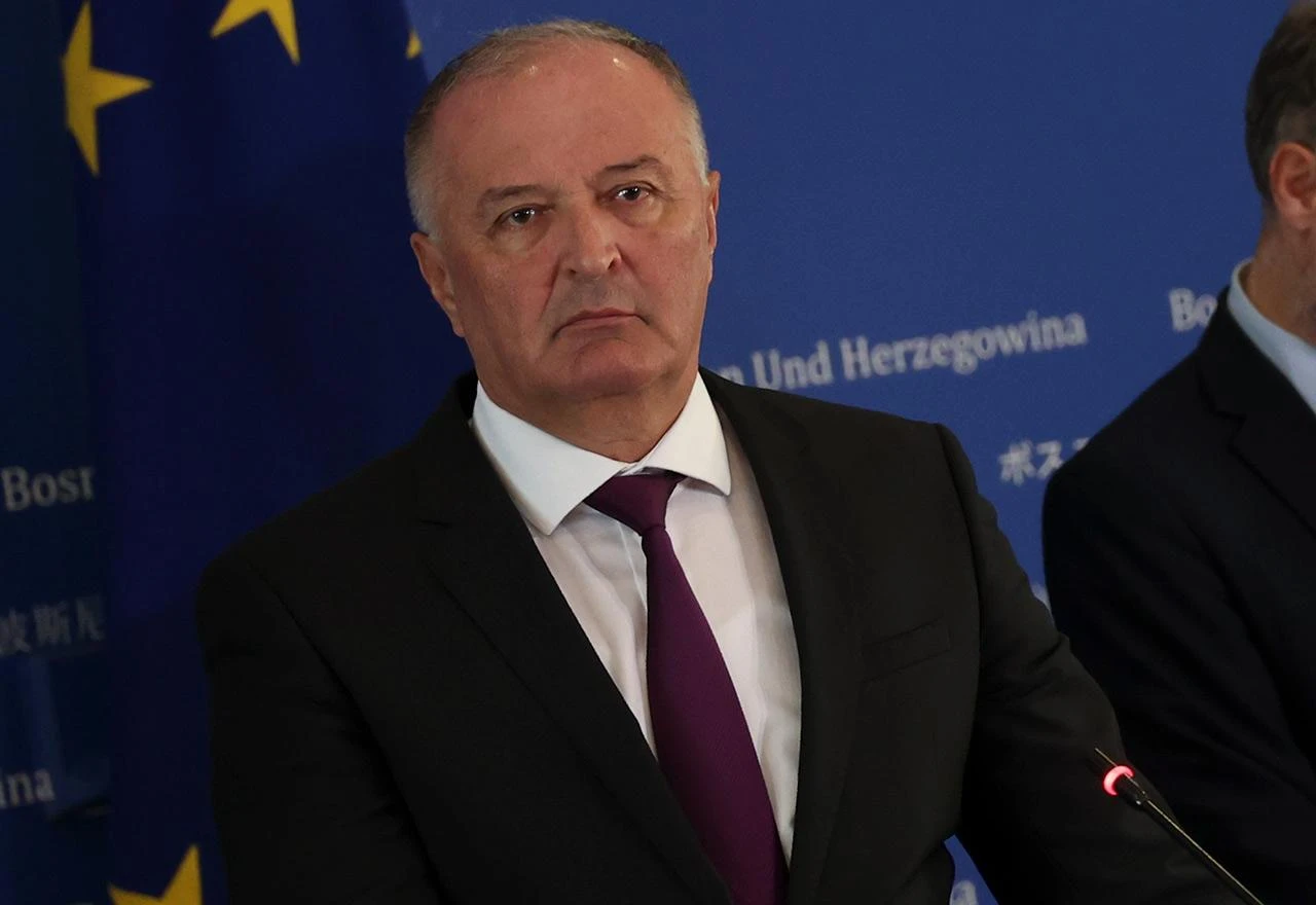 Formiran predmet o ruskim kampovima - Veleposlanstvo ismijalo Heleza
