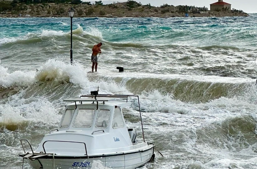 Apokaliptični prizori: Makarska pod vodom