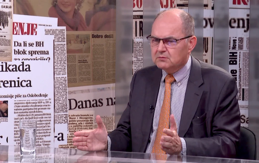 BiH je kao da majmuni nastupaju u cirkusu