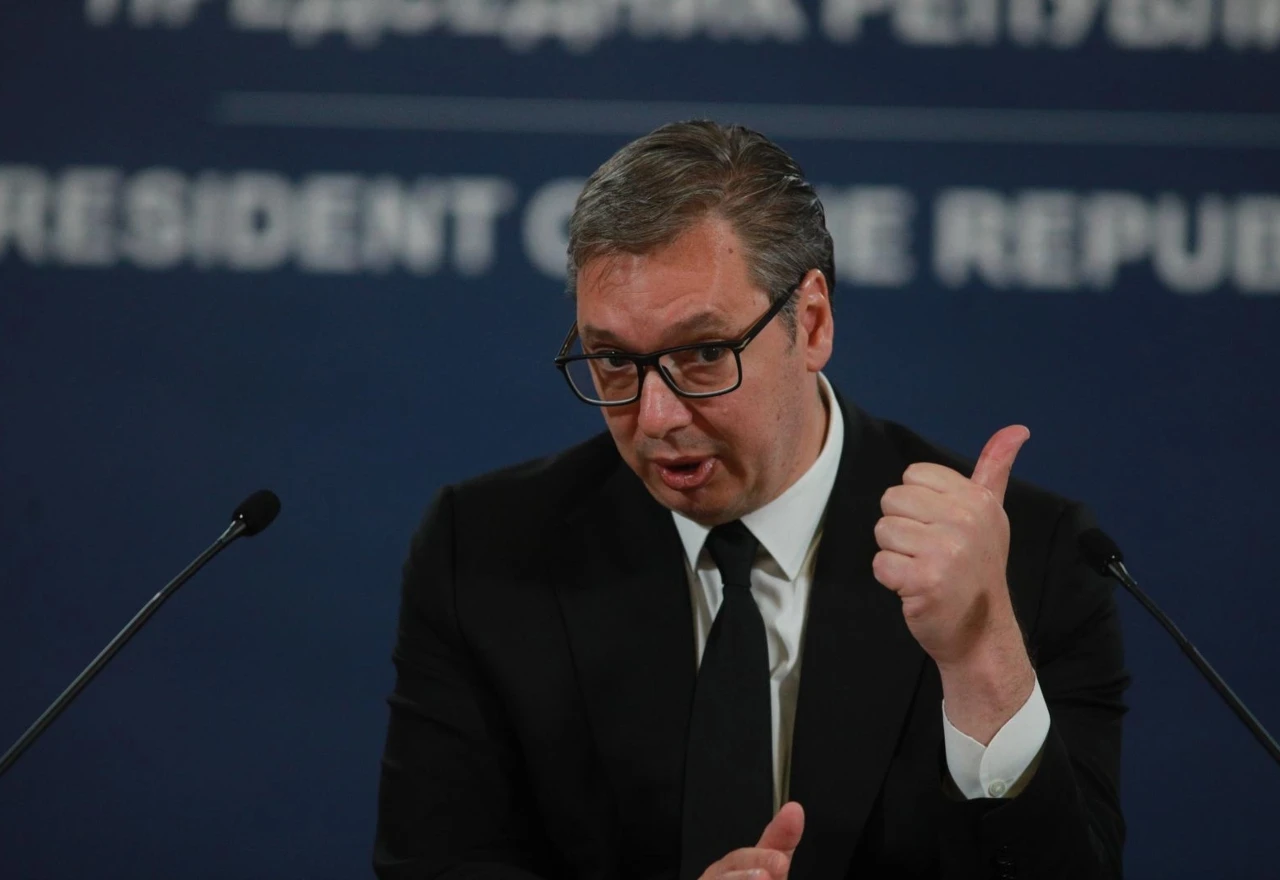 Vučić: Molili su me da razgovaram s Dodikom