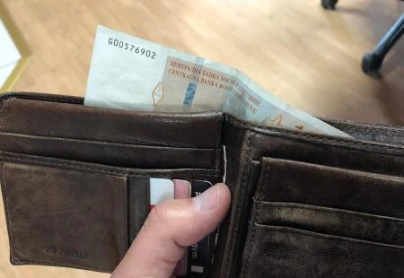 Hoće li nam novčanici biti puniji: Šta znači Vladina odluka o maržama?