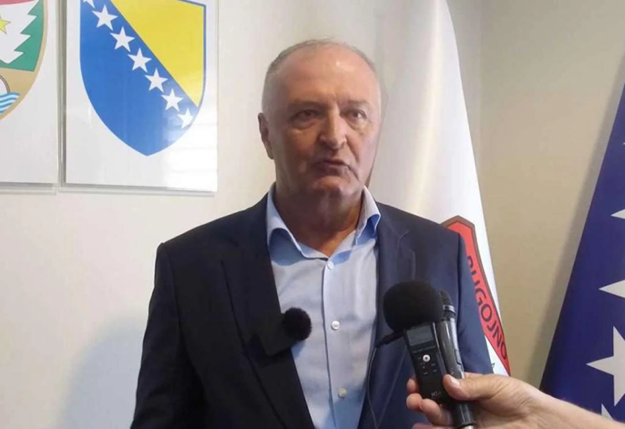 Helez: Azbestne cijevi hitno mijenjati, Bugojanci najviše obolijevaju od raka