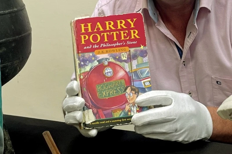 Knjiga o Harryju Potteru prodana za 10.500 funti, kupljena za 30 penija