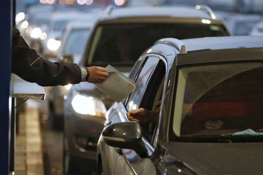 Oko pola sata čekanja na graničnim prijelazima