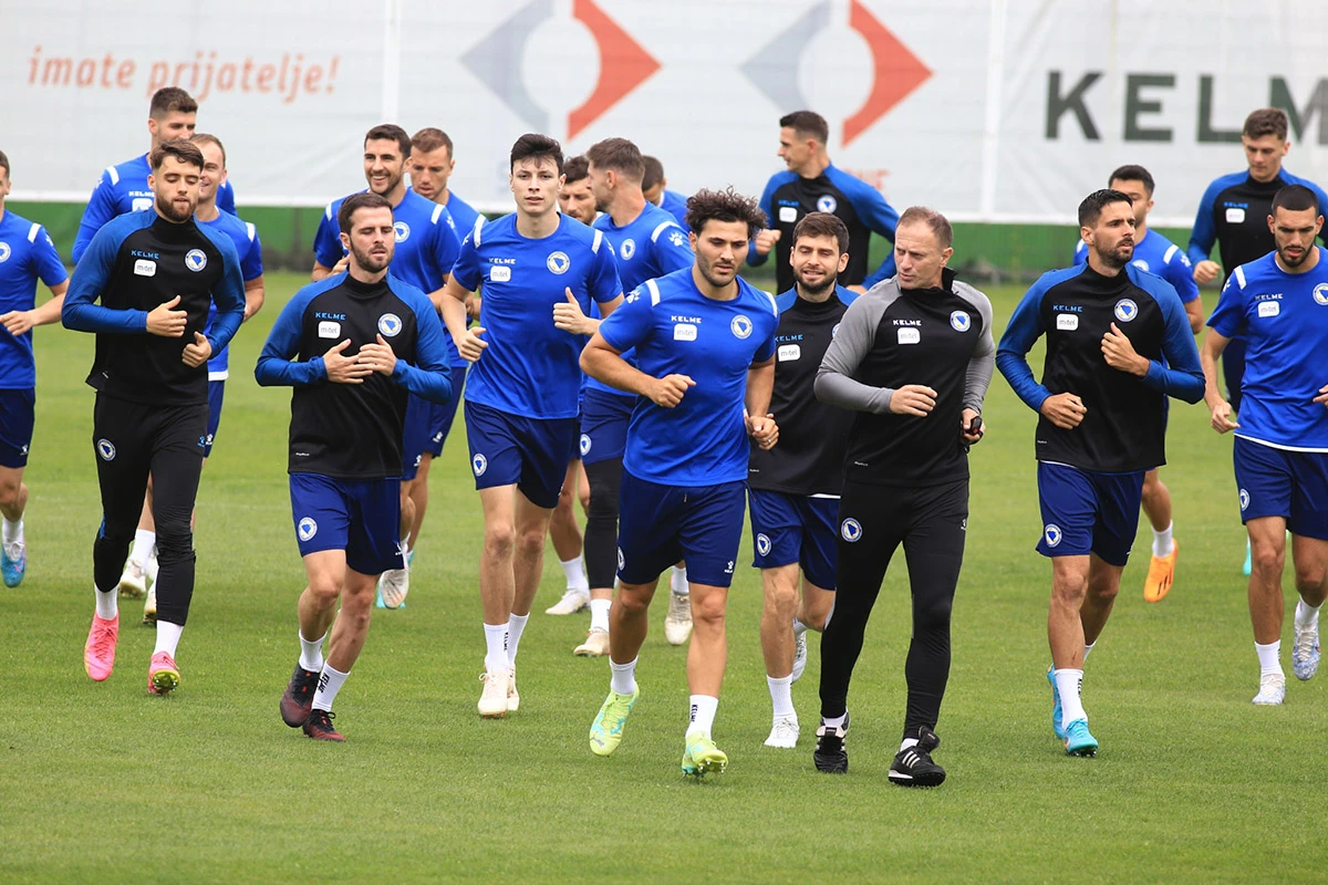 Zmajevi pali na FIFA-inoj listi, prestigla nas Gana