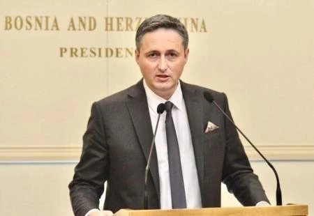 Bećirović međunarodnoj zajednici: Zaustavite Dodika