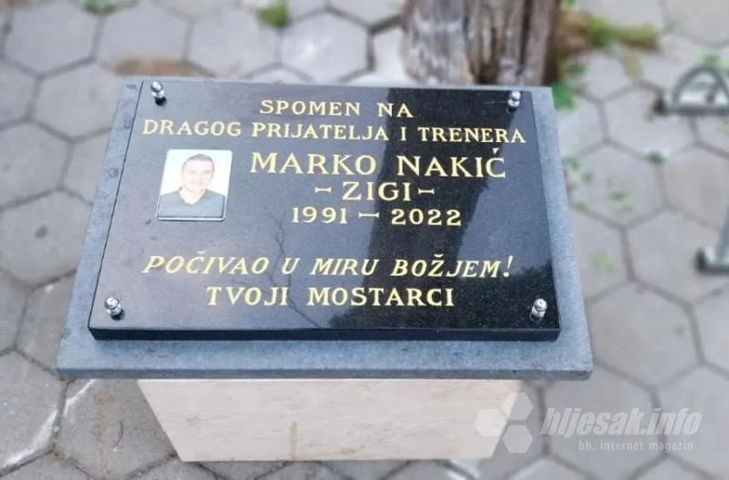 Podignuta spomen ploča: Prije godinu dana napustio nas je Marko Nakić Zigi