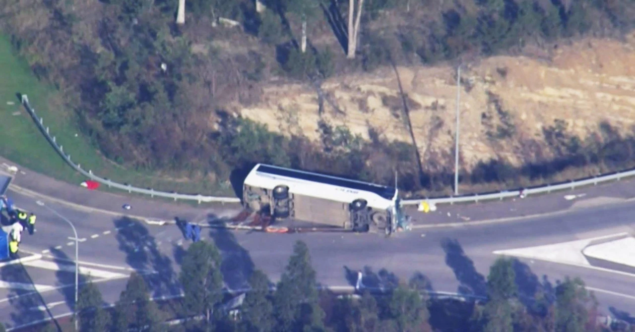 Autobus se vraćao sa svadbe i sletio s ceste, najmanje 10 ljudi poginulo
