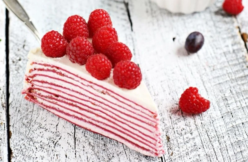 Jednostavna vesela torta s palačinkama