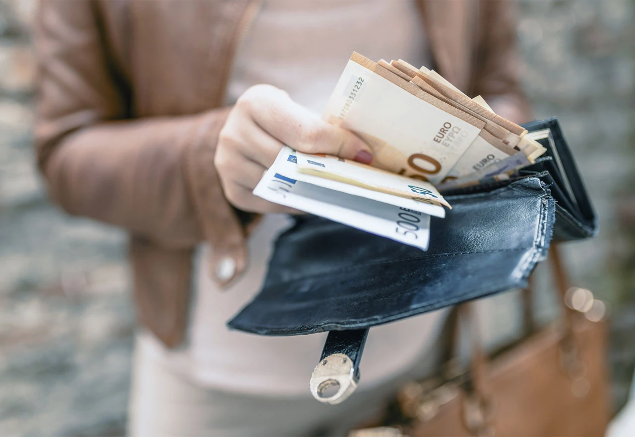 Plaće nedovoljne za dostojanstven život, kako preživjeti krizu