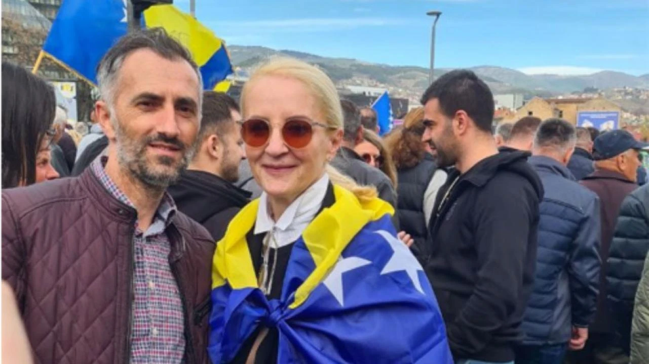 I Sebija stigla na prosvjede: "Nek' crknu dušmani"