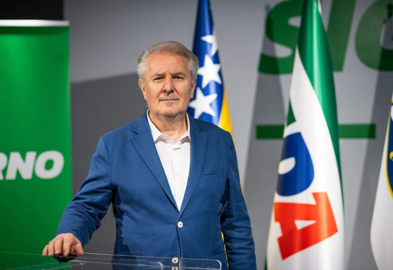 Lendo: Sve što bude riješio Schmidt ili netko drugi bit će silovanje demokracije