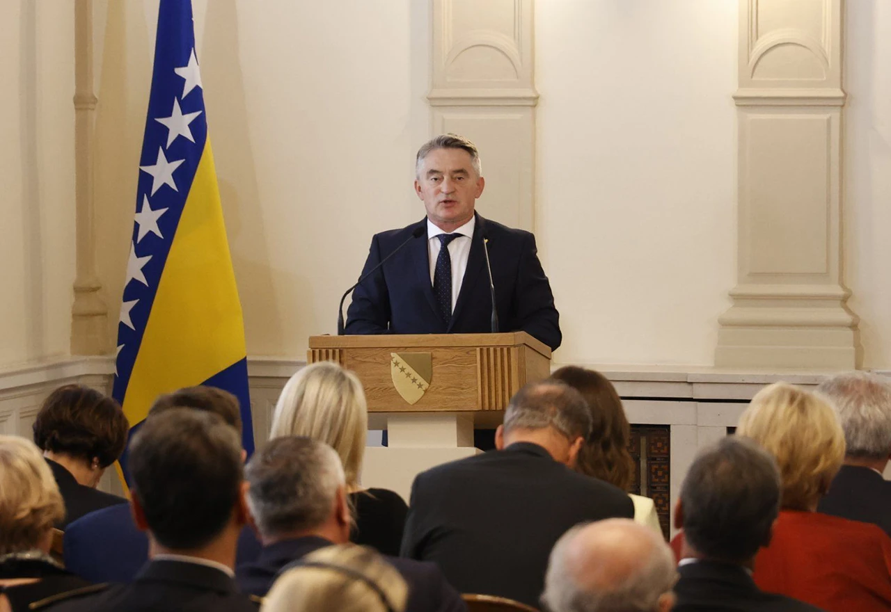 Komšić: Moramo uraditi nešto za sebe