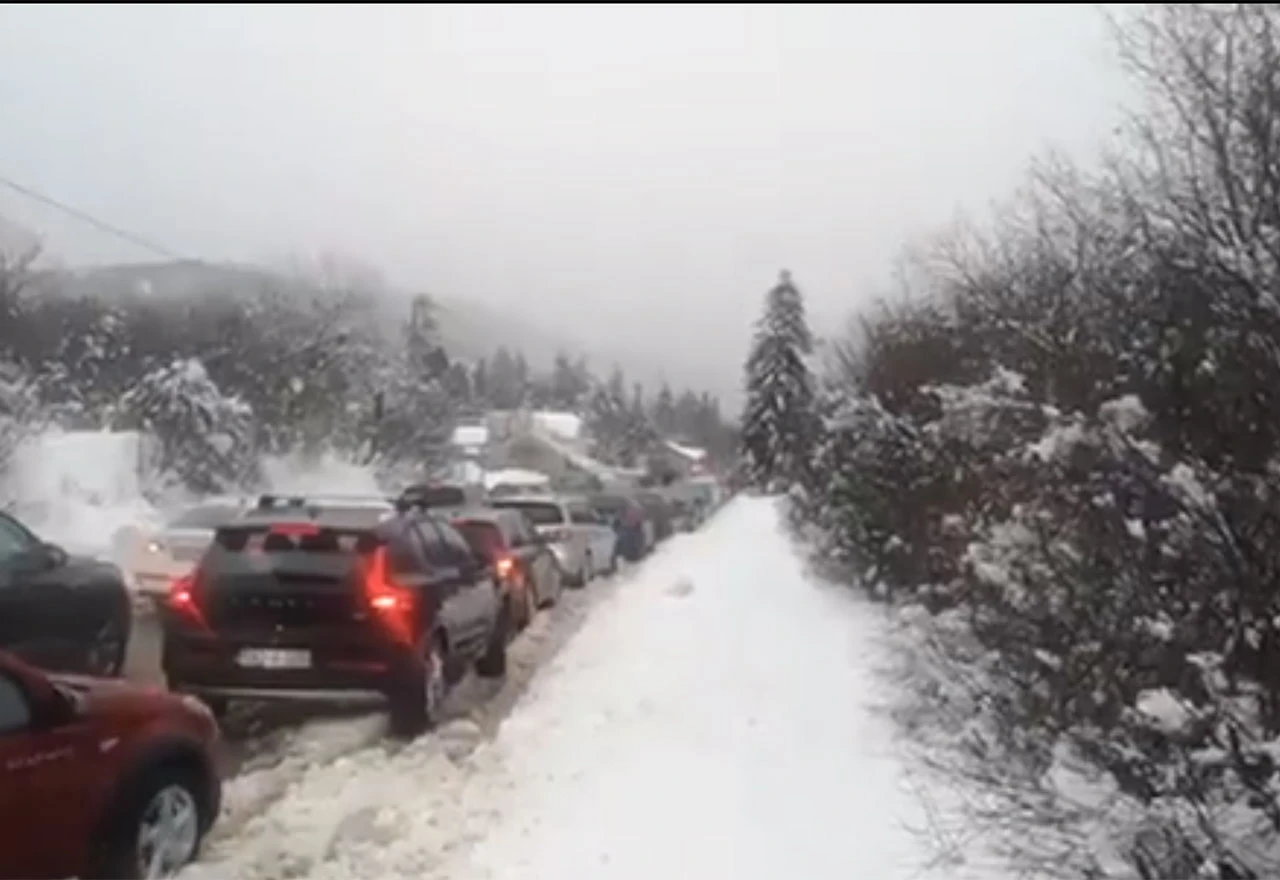 VIDEO: Prometni kolaps na Rujištu