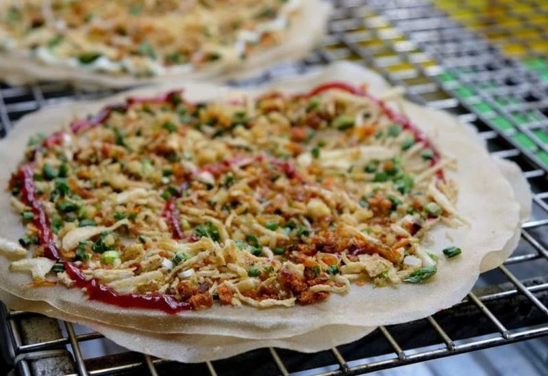 Pizza bez tijesta s tunom i povrćem