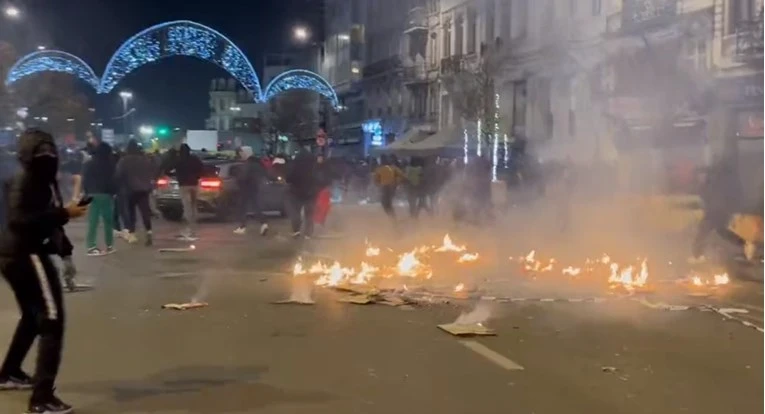 Neredi nakon poraza Maroka: Poginuo dječak, privedeno stotinu navijača