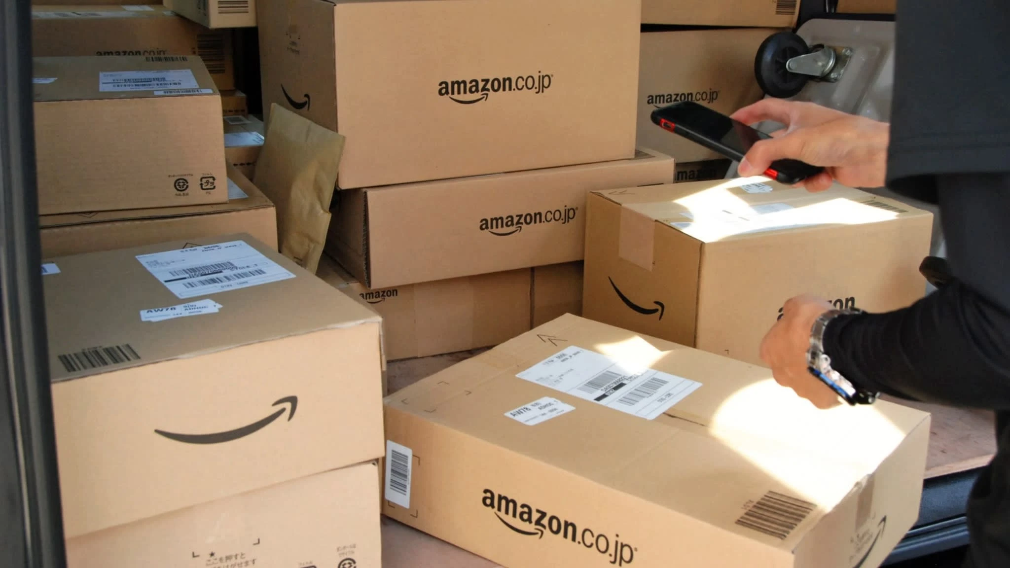 Amazon bi mogao iskeširati milijarde kazne zbog tajnog algoritma